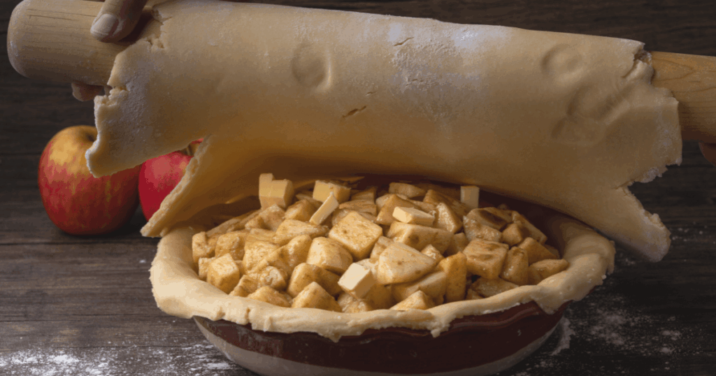  パイ生地を被せる